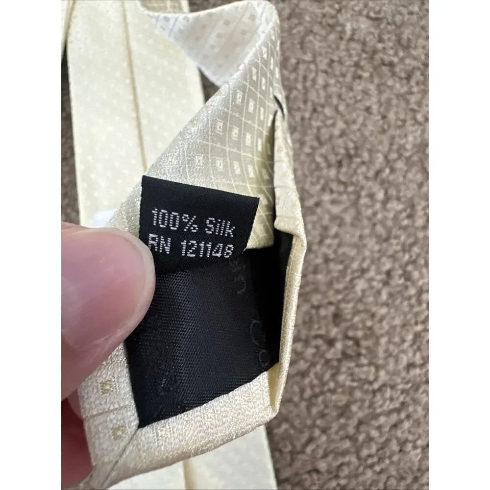 NWT Calvin Klein Men’s 100% Silk Ivory Golden Off White Tie